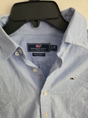 Vineyard Vines Light Blue Button-Down Shirt with Whale Logo - M